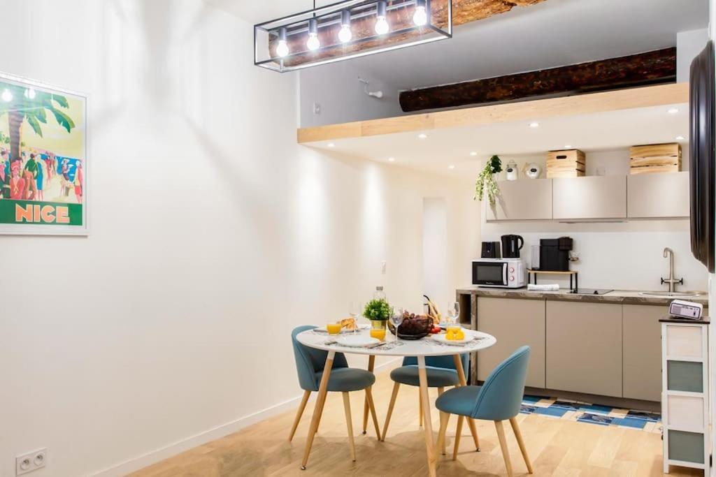 L10 Central Suite 2 Bedrooms Old Nice Wifi 3Mins Sea 외부 사진